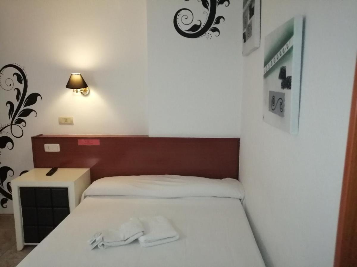 Hostal Jaime I Huesca Eksteriør bilde