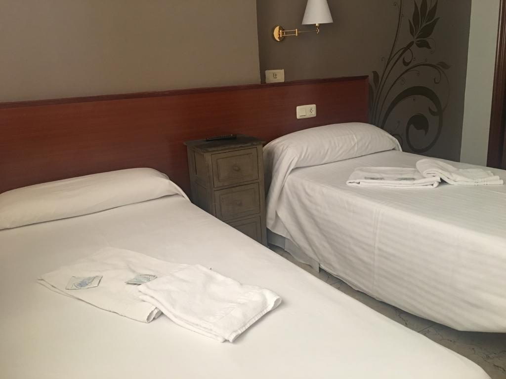 Hostal Jaime I Huesca Eksteriør bilde
